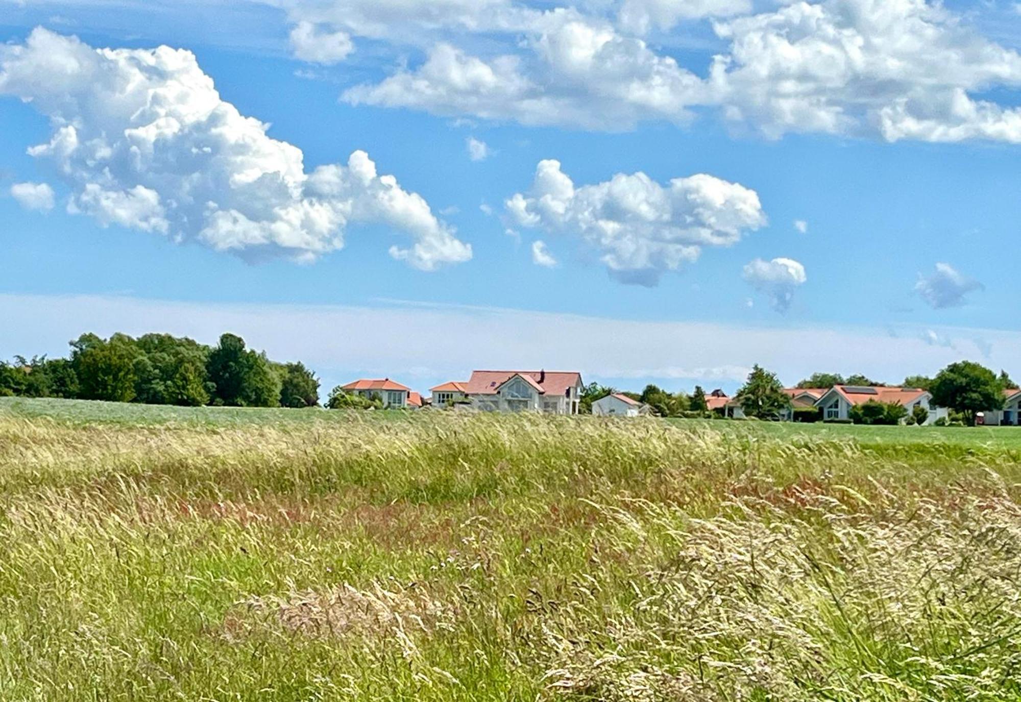 Ferienhaus Ruegen-Relax Трент Екстериор снимка